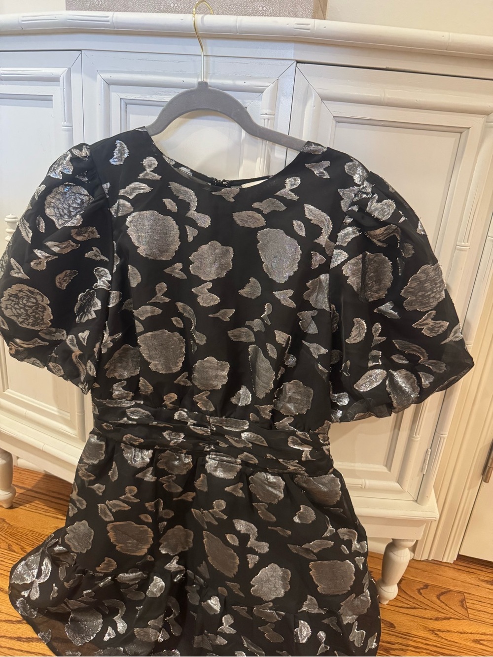 AURA Black Metallic Silver Floral Puff Sleeve Mini Dress Size Medium